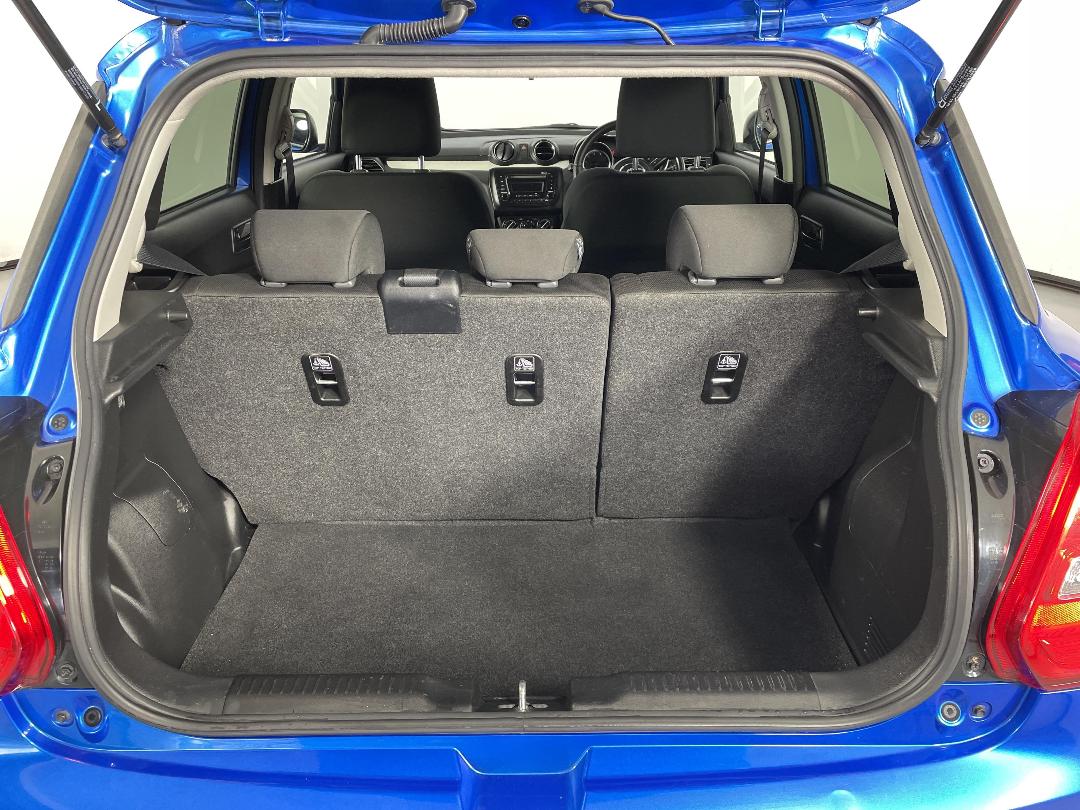 Photo '14' of Suzuki Swift