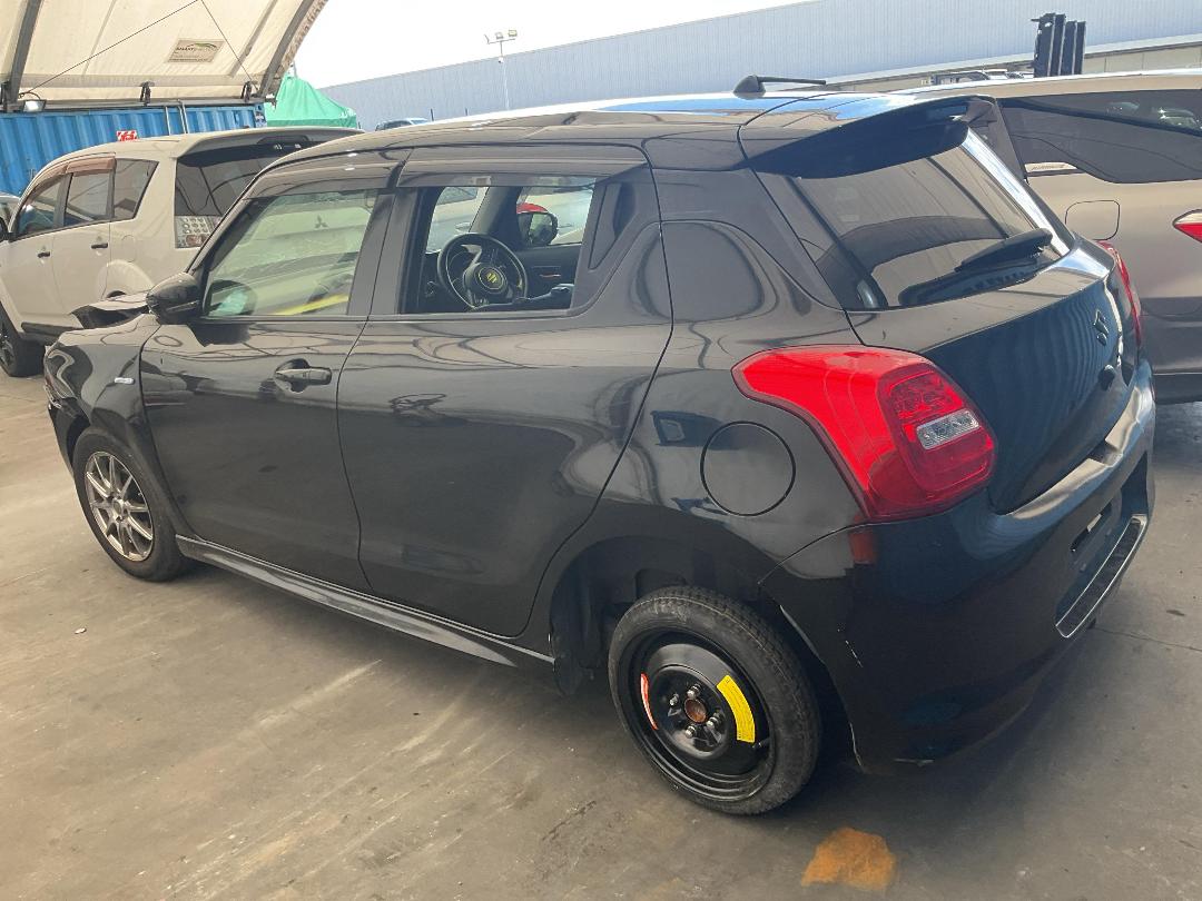 Photo '4' of Suzuki Swift