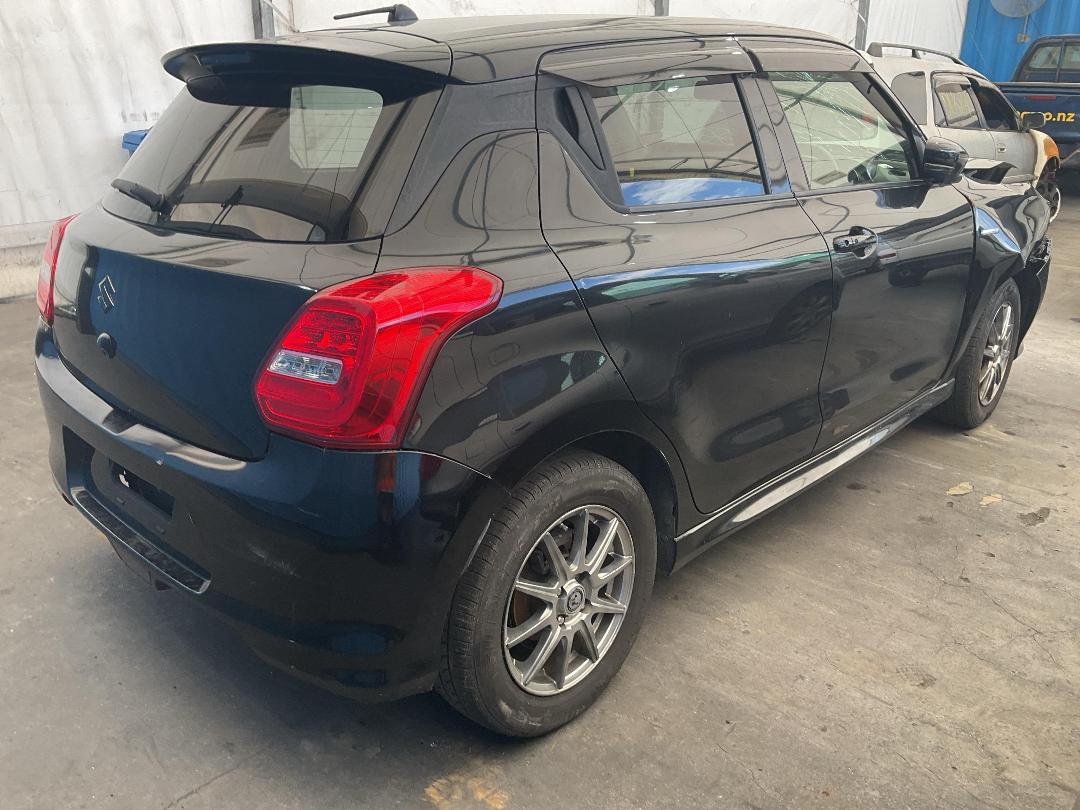 Photo '5' of Suzuki Swift