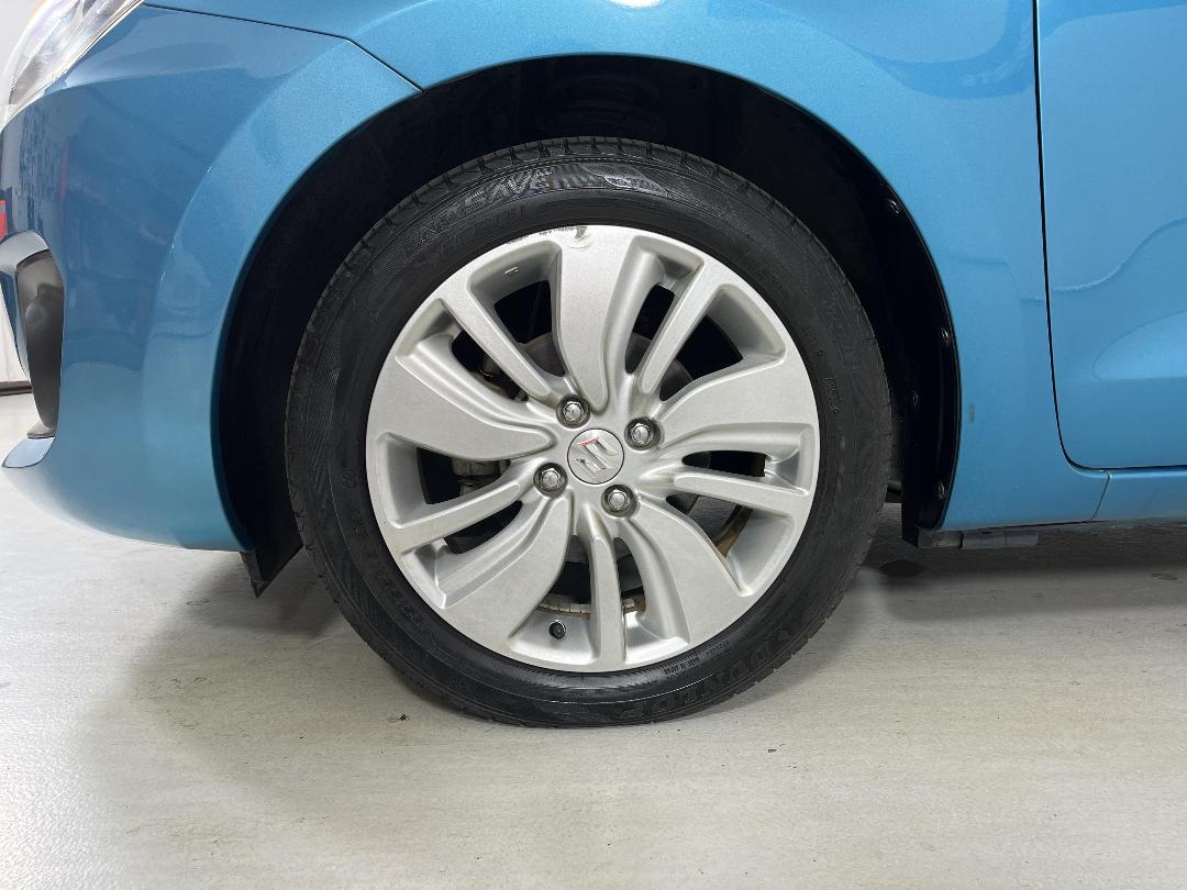 Photo '10' of Suzuki Swift