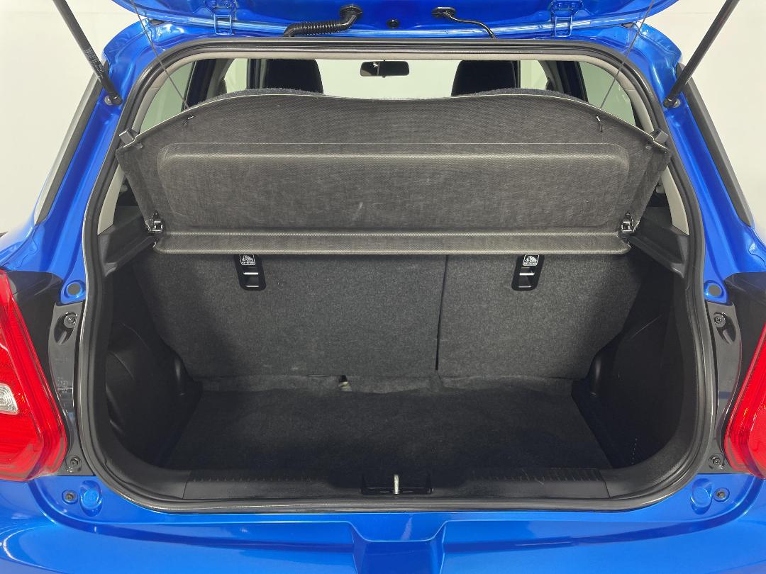 Photo '14' of Suzuki Swift Photo '14' of Suzuki Swift