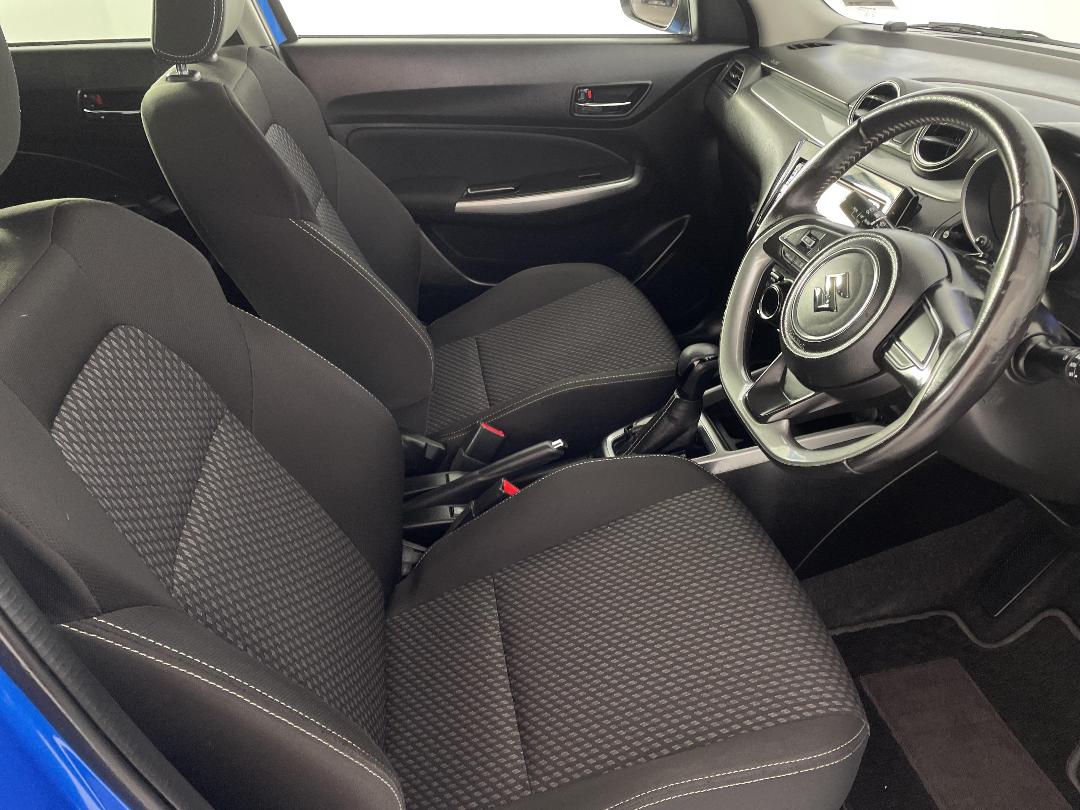 Photo '16' of Suzuki Swift Photo '16' of Suzuki Swift