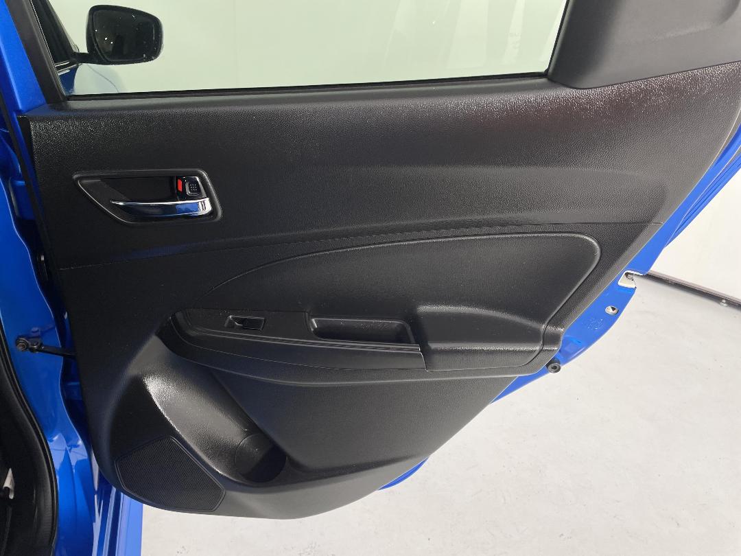 Photo '19' of Suzuki Swift Photo '19' of Suzuki Swift