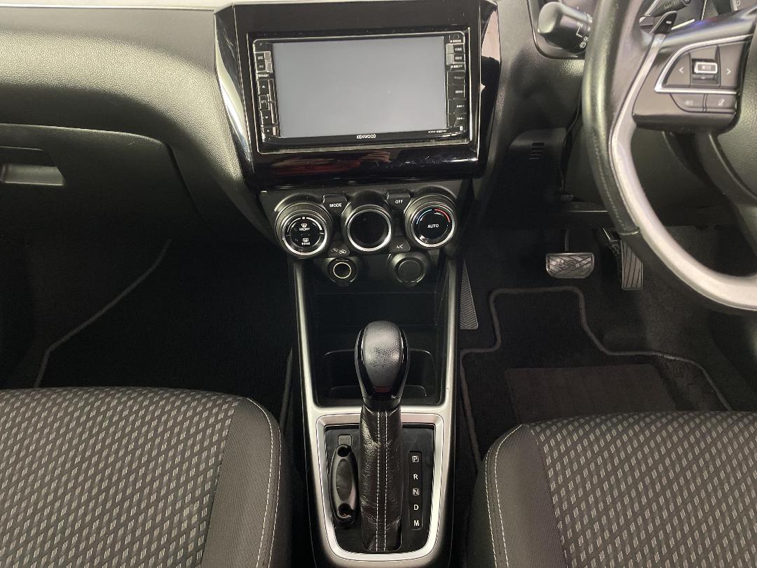 Photo '18' of Suzuki Swift Photo '18' of Suzuki Swift