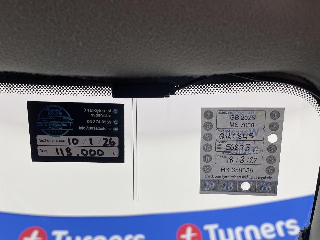 Photo '28' of Suzuki Swift Photo '28' of Suzuki Swift