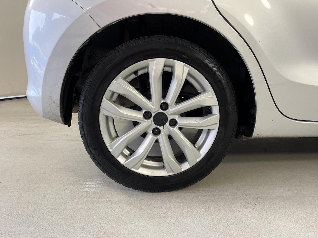 Photo '12' of Suzuki Swift Photo '12' of Suzuki Swift