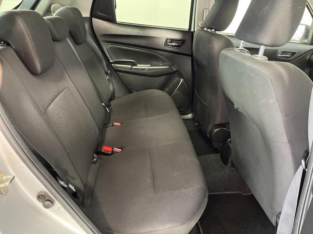 Photo '20' of Suzuki Swift Photo '20' of Suzuki Swift