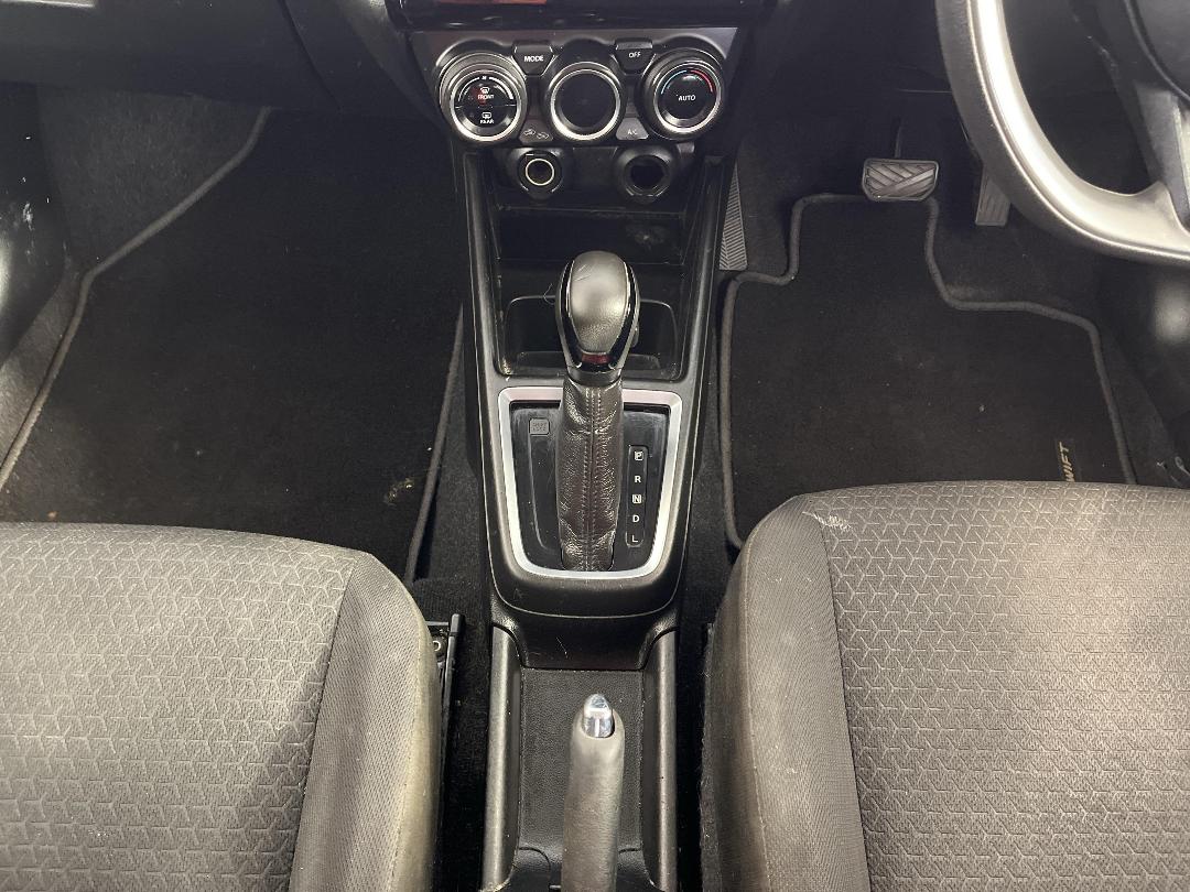 Photo '18' of Suzuki Swift Photo '18' of Suzuki Swift