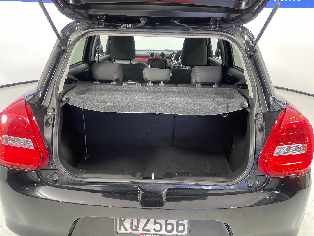 Photo '14' of Suzuki Swift Photo '14' of Suzuki Swift