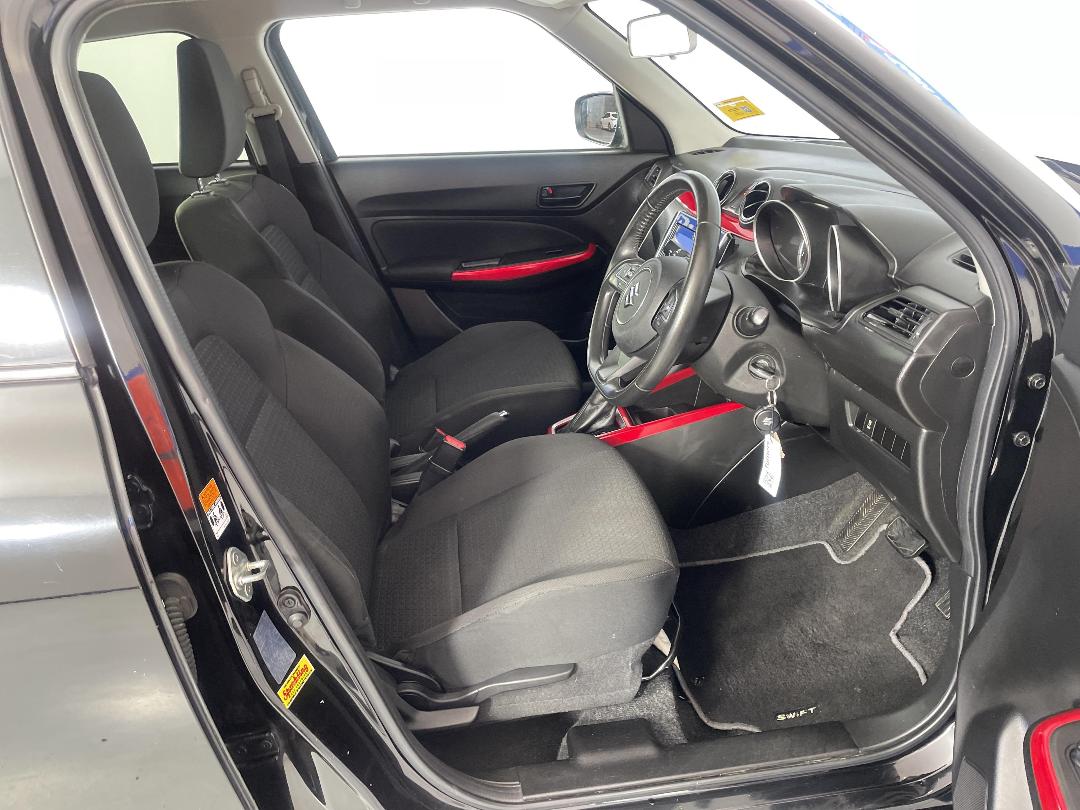 Photo '16' of Suzuki Swift Photo '16' of Suzuki Swift