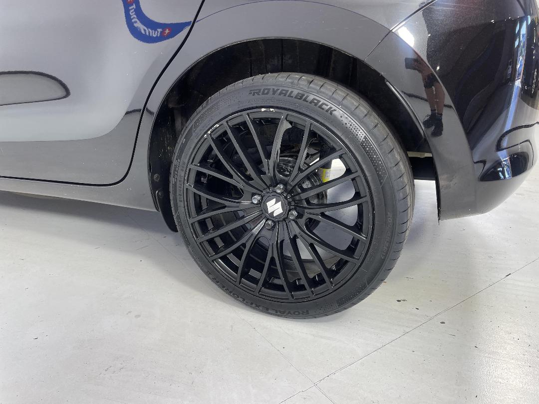 Photo '11' of Suzuki Swift Photo '11' of Suzuki Swift