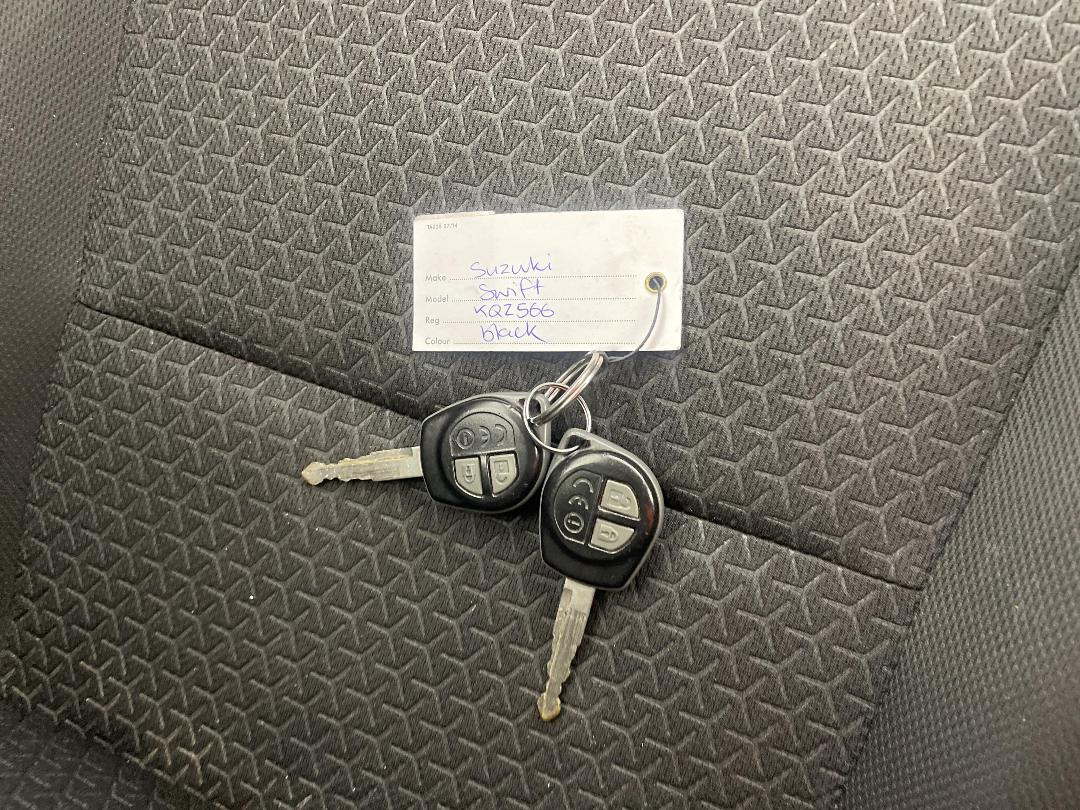 Photo '22' of Suzuki Swift Photo '22' of Suzuki Swift