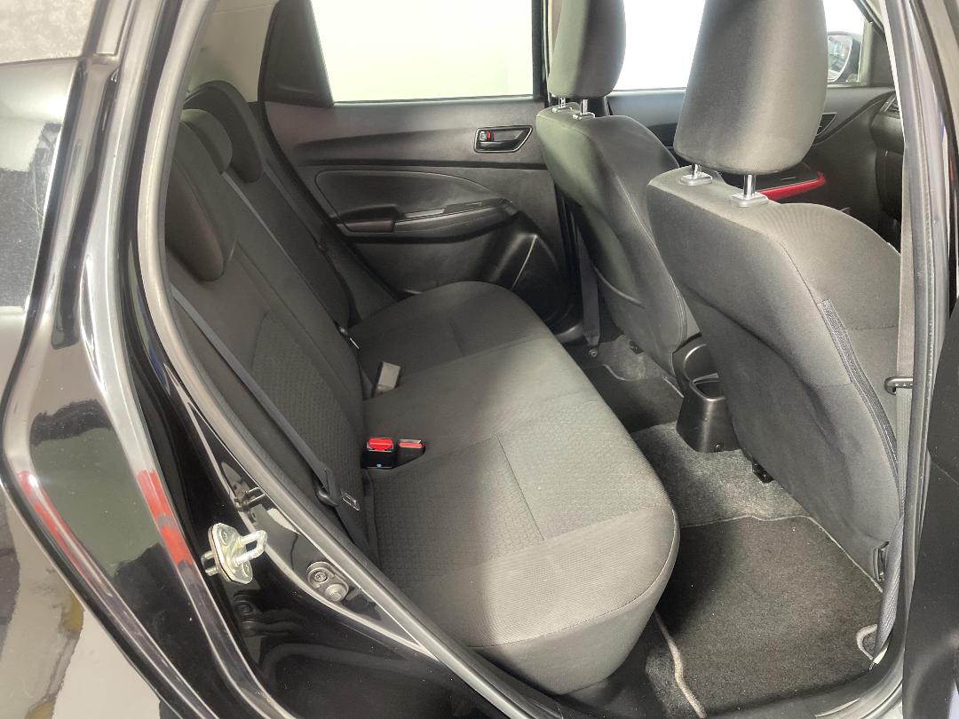 Photo '20' of Suzuki Swift Photo '20' of Suzuki Swift