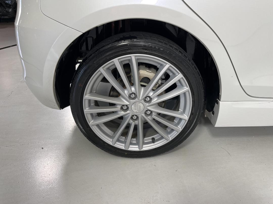 Photo '12' of Suzuki Swift