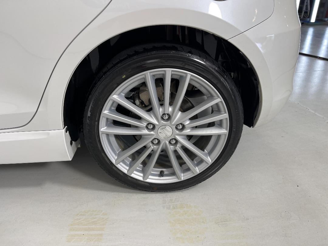 Photo '11' of Suzuki Swift