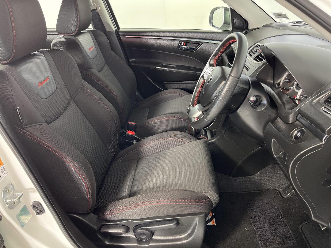 Photo '16' of Suzuki Swift