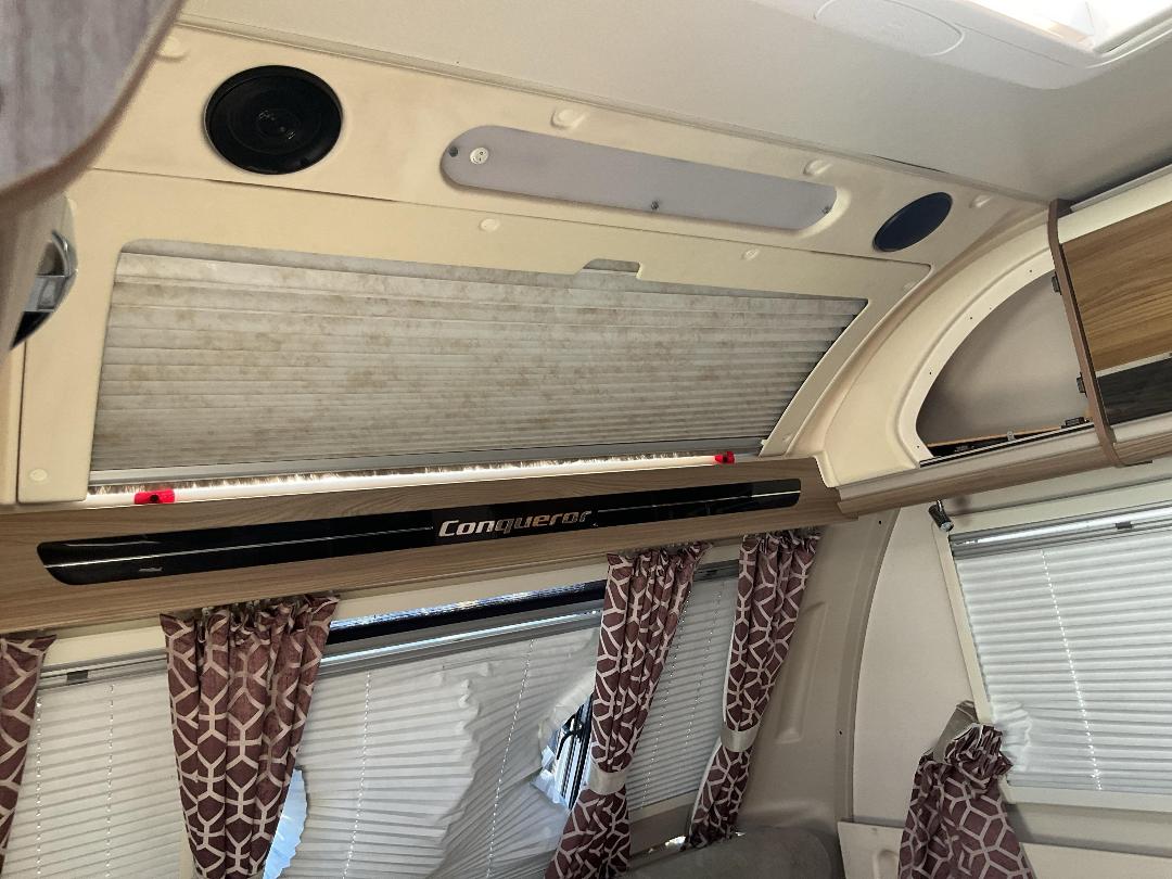 Photo '19' of Swift Conqueror 645 Caravan - Single