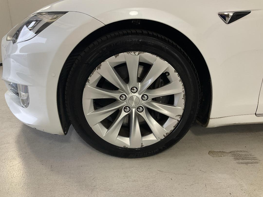 Photo '10' of Tesla Model S