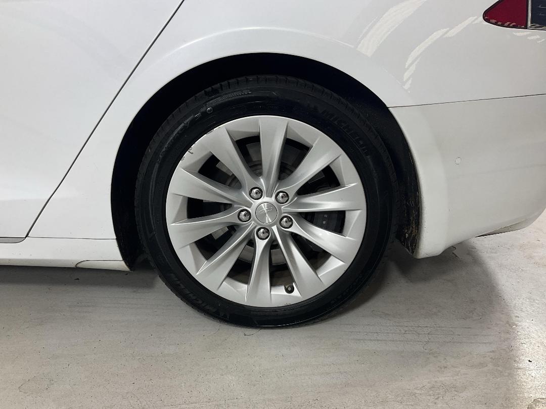 Photo '11' of Tesla Model S