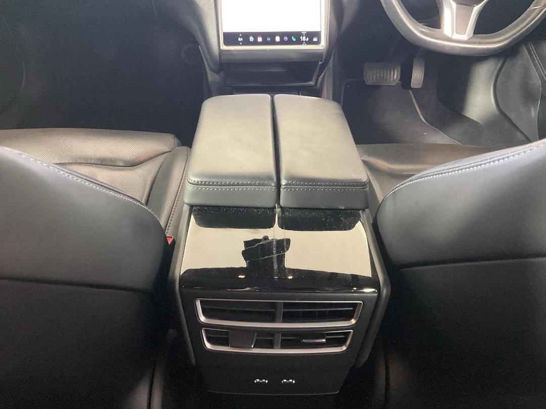 Photo '18' of Tesla Model S