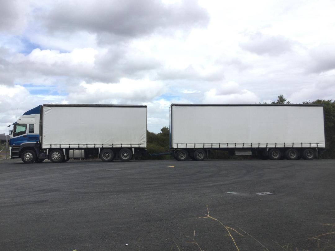 Photo '14' of TMC 5H 3903 Curtainsider Full Photo '14' of TMC 5H 3903 Curtainsider Full