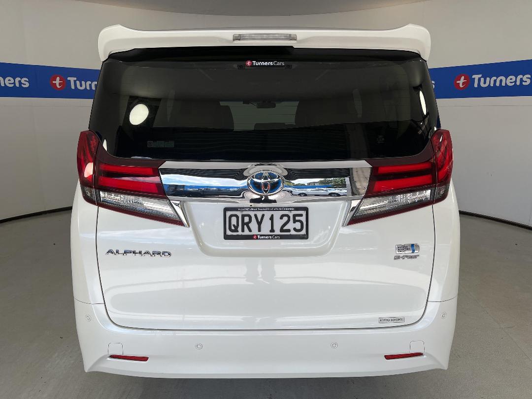 Photo '6' of Toyota Alphard Photo '6' of Toyota Alphard