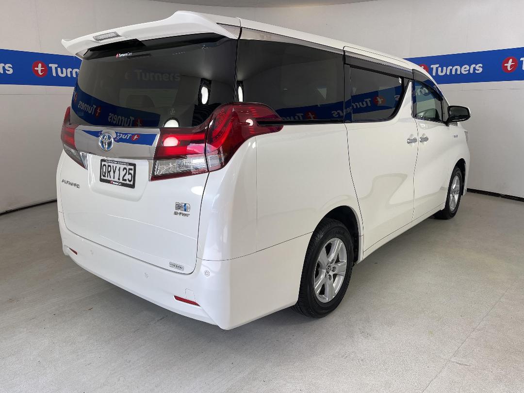 Photo '7' of Toyota Alphard Photo '7' of Toyota Alphard