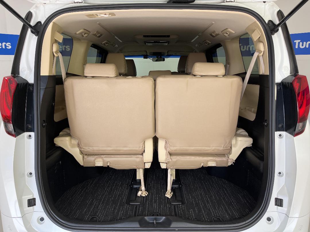 Photo '14' of Toyota Alphard Photo '14' of Toyota Alphard