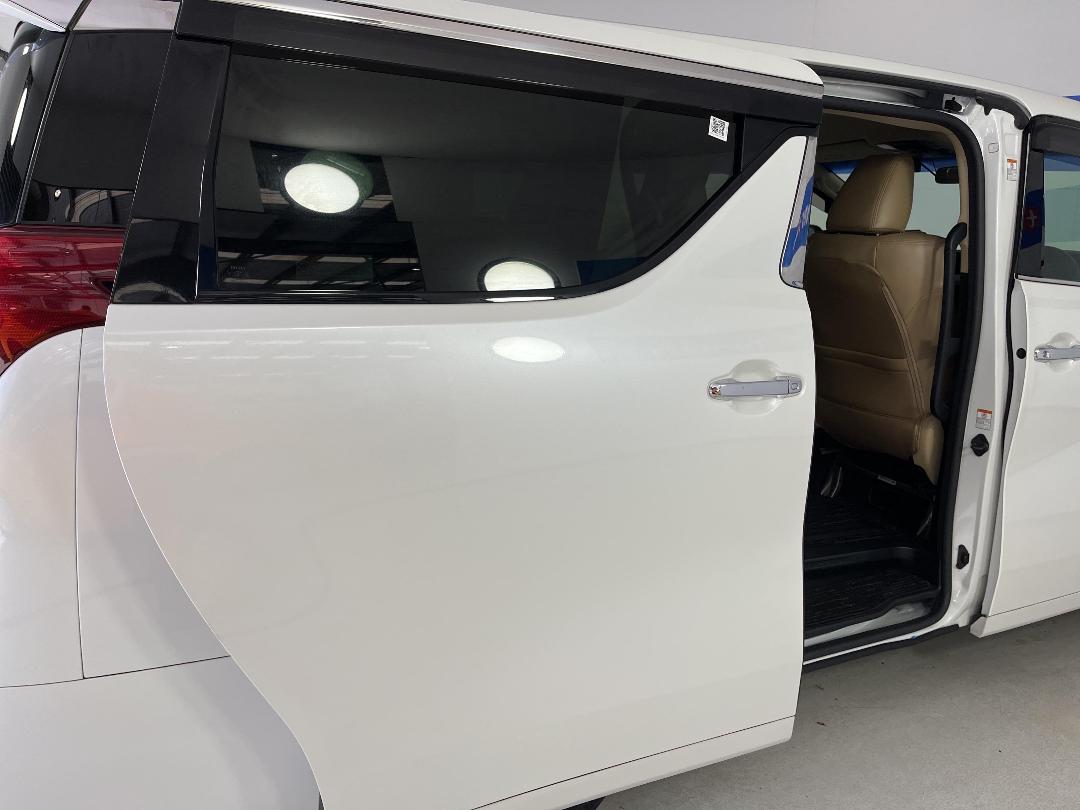 Photo '19' of Toyota Alphard Photo '19' of Toyota Alphard