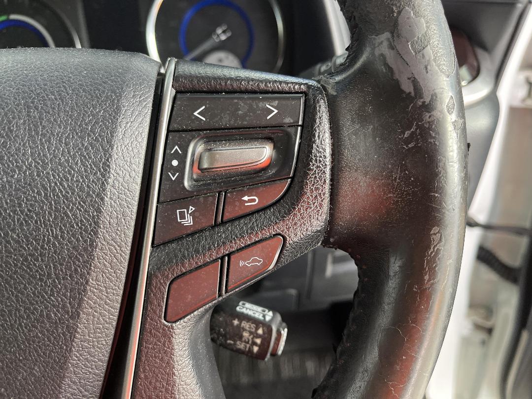 Photo '25' of Toyota Alphard Photo '25' of Toyota Alphard