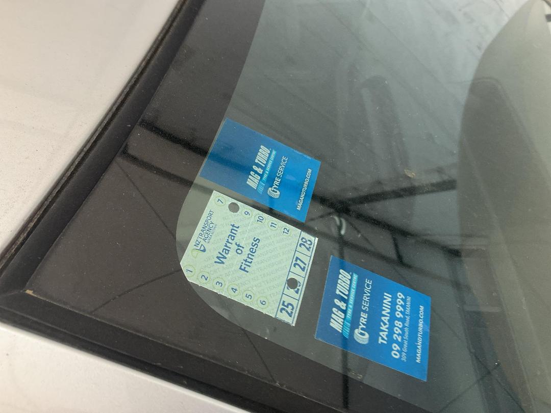 Photo '17' of Toyota Aqua