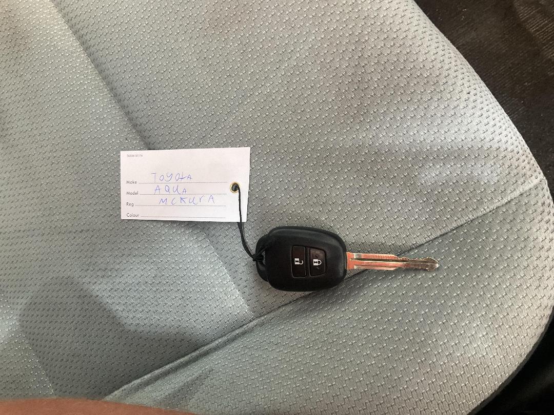 Photo '12' of Toyota Aqua