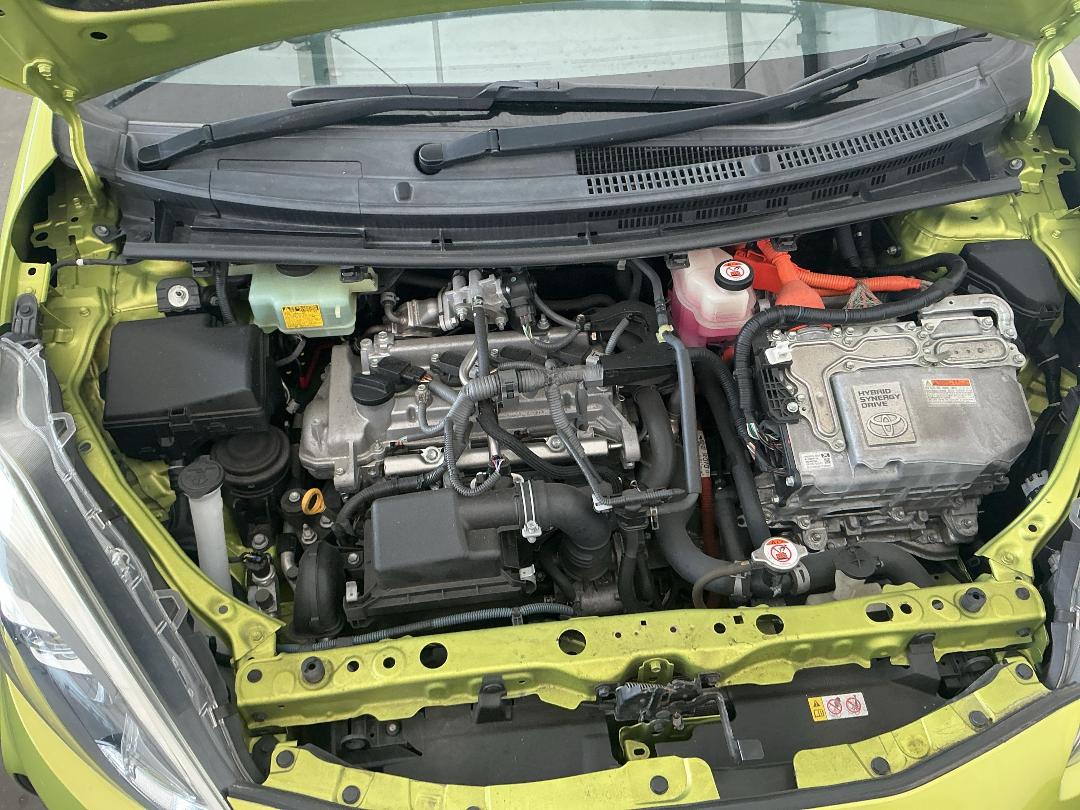 Photo '12' of Toyota Aqua Hybrid Photo '12' of Toyota Aqua Hybrid