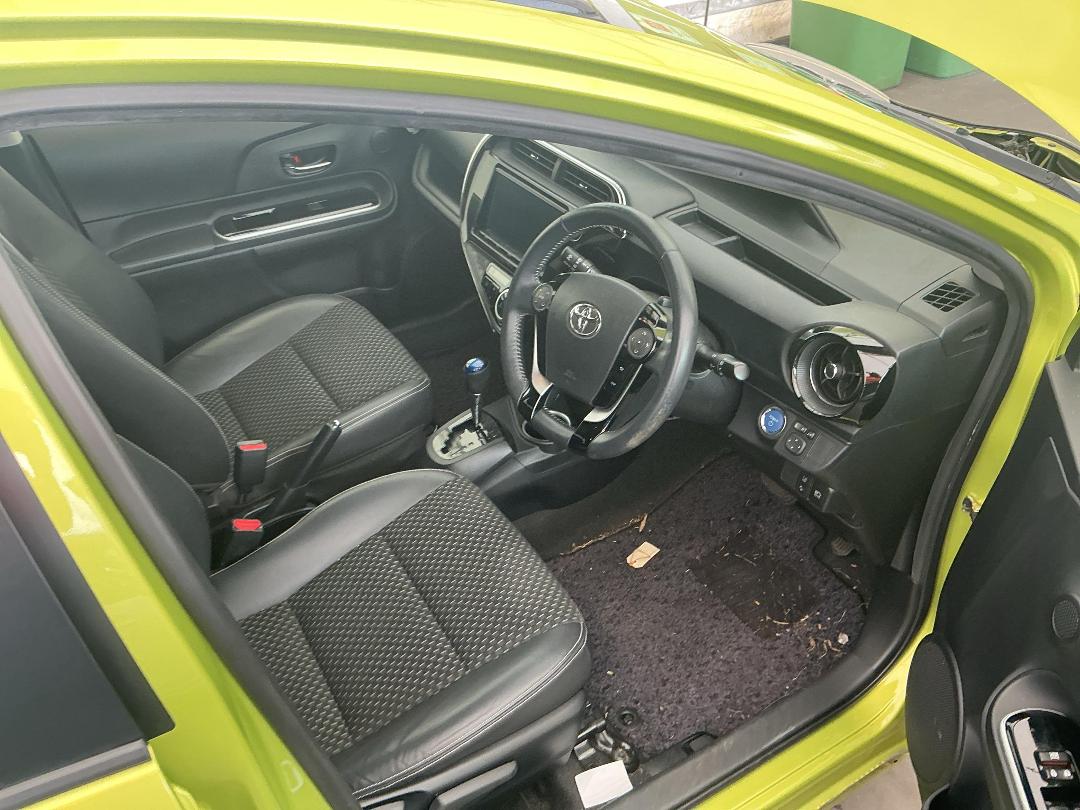 Photo '15' of Toyota Aqua Hybrid Photo '15' of Toyota Aqua Hybrid