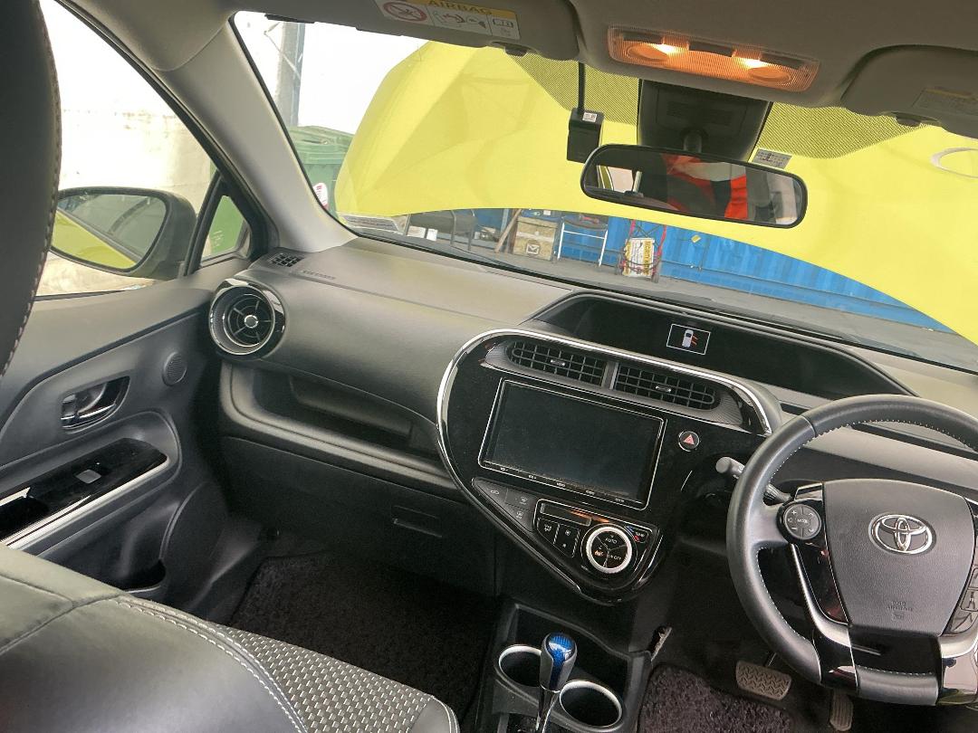 Photo '17' of Toyota Aqua Hybrid Photo '17' of Toyota Aqua Hybrid