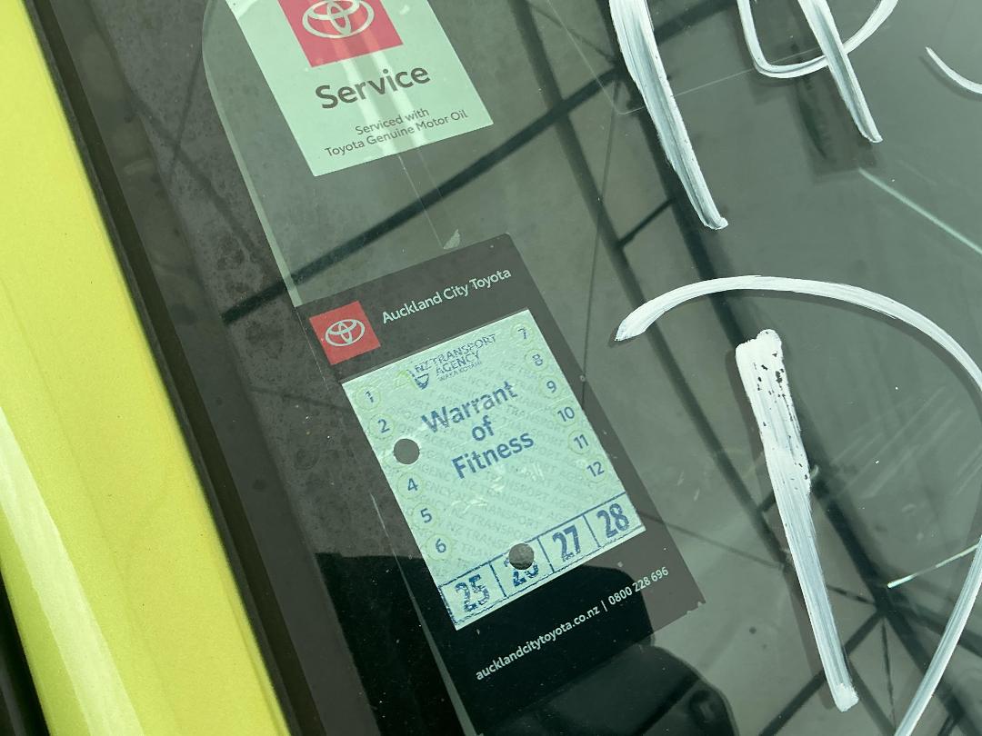 Photo '19' of Toyota Aqua Hybrid Photo '19' of Toyota Aqua Hybrid