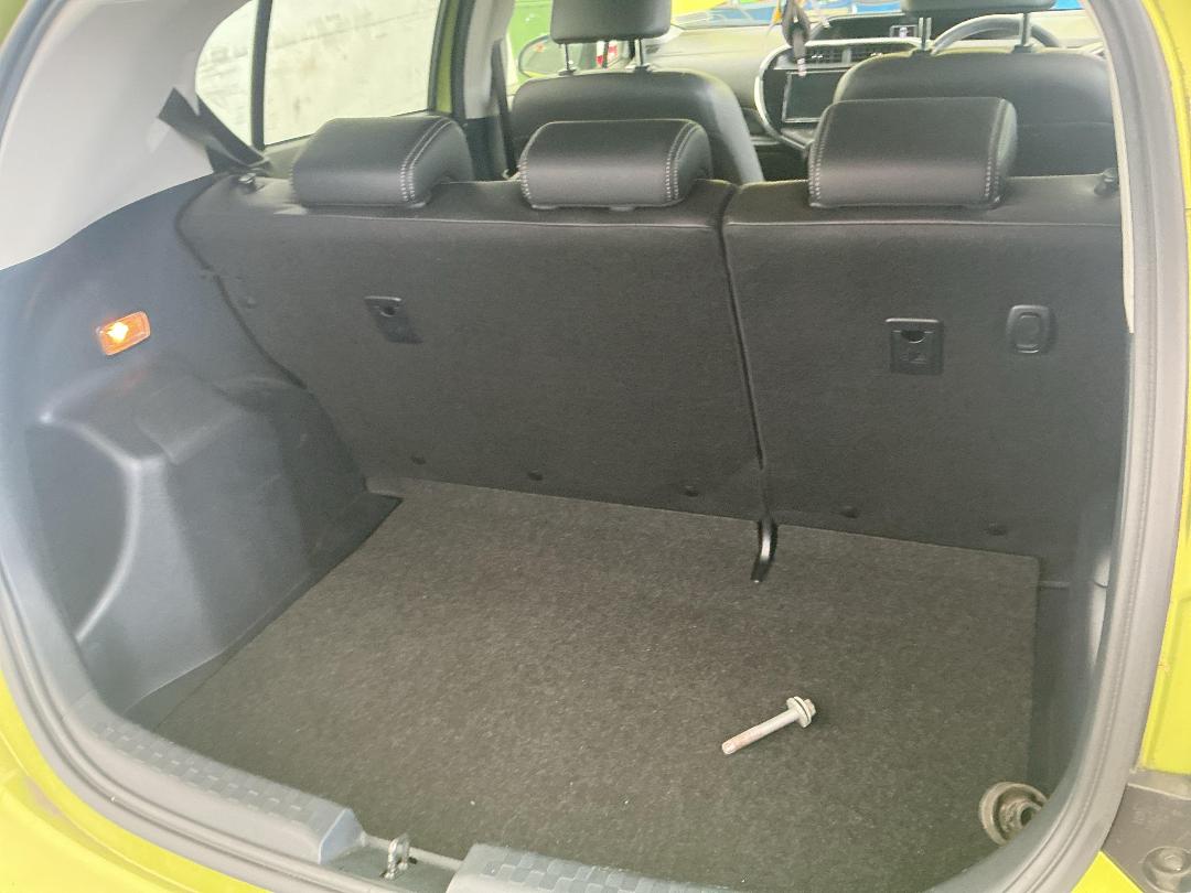 Photo '18' of Toyota Aqua Hybrid Photo '18' of Toyota Aqua Hybrid