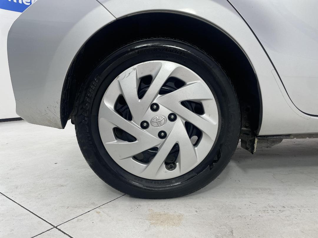 Photo '12' of Toyota Aqua Photo '12' of Toyota Aqua