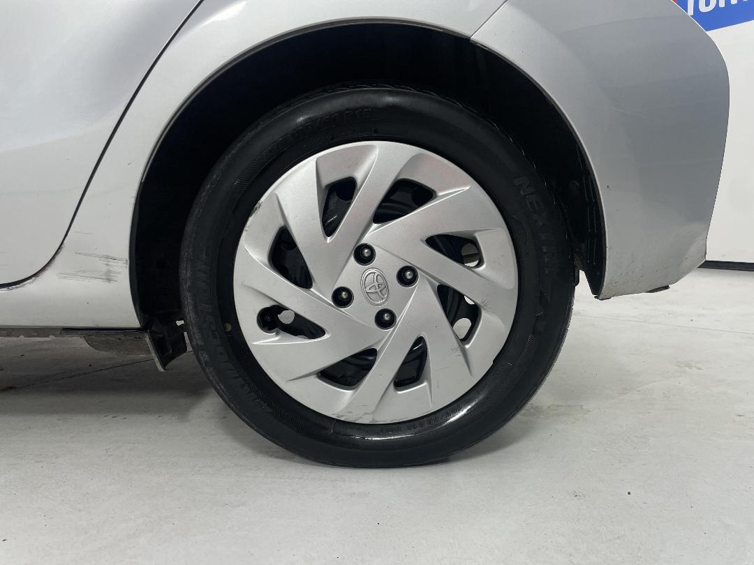 Photo '11' of Toyota Aqua Photo '11' of Toyota Aqua