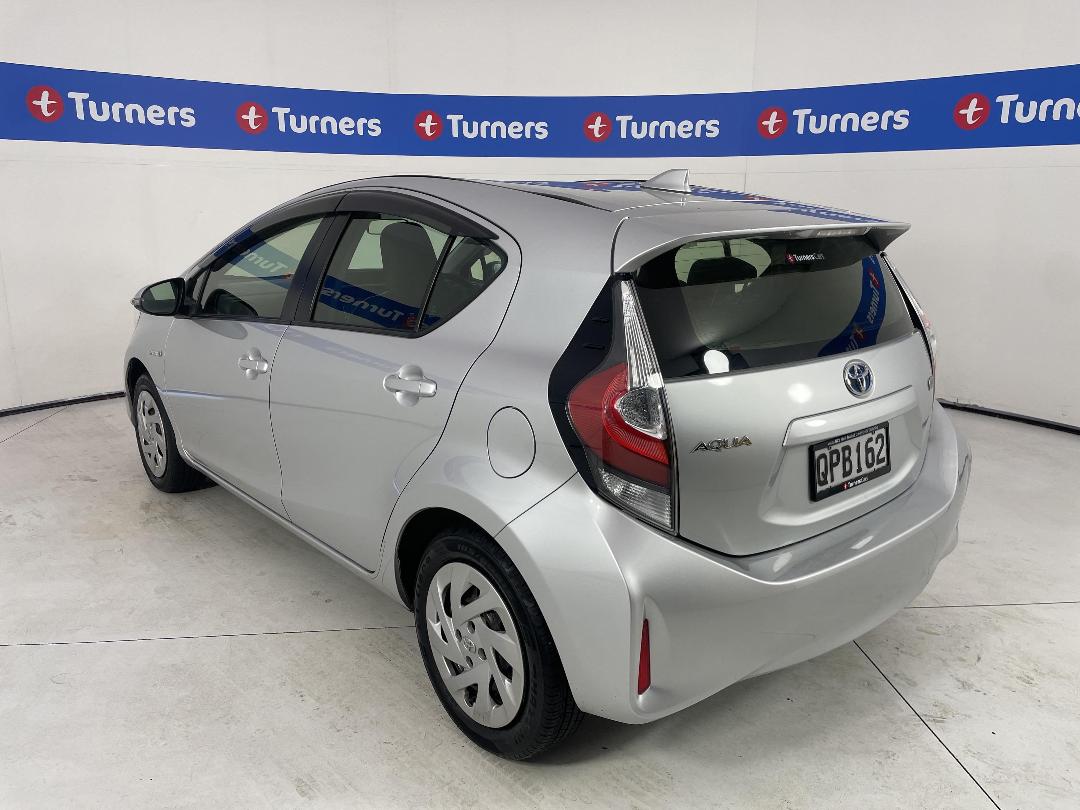 Photo '5' of Toyota Aqua Photo '5' of Toyota Aqua