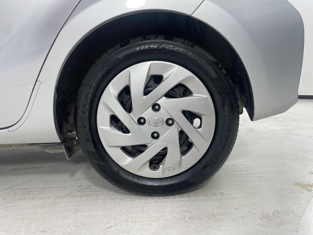 Photo '11' of Toyota Aqua Photo '11' of Toyota Aqua