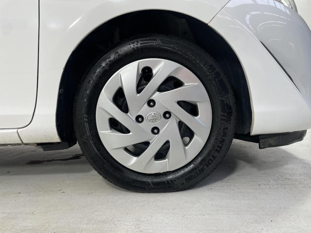 Photo '9' of Toyota Aqua