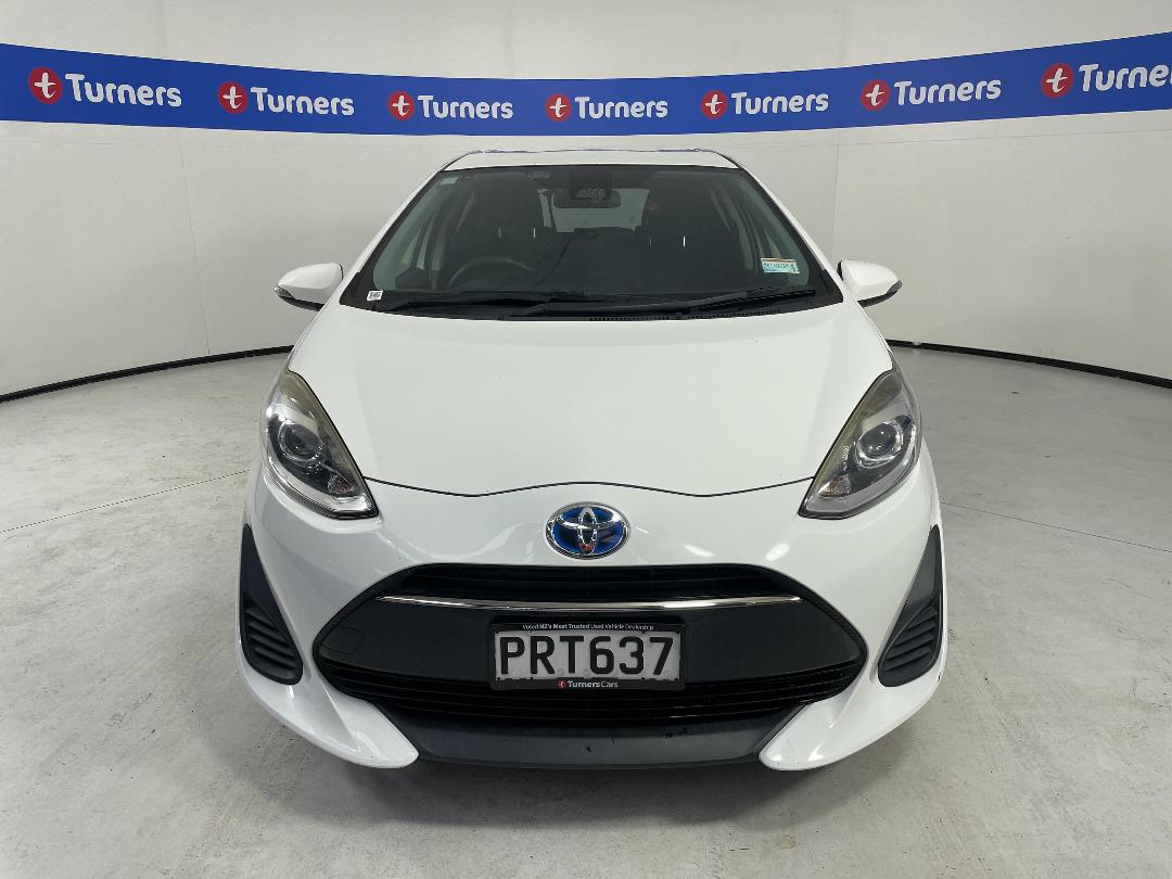 Photo '2' of Toyota Aqua