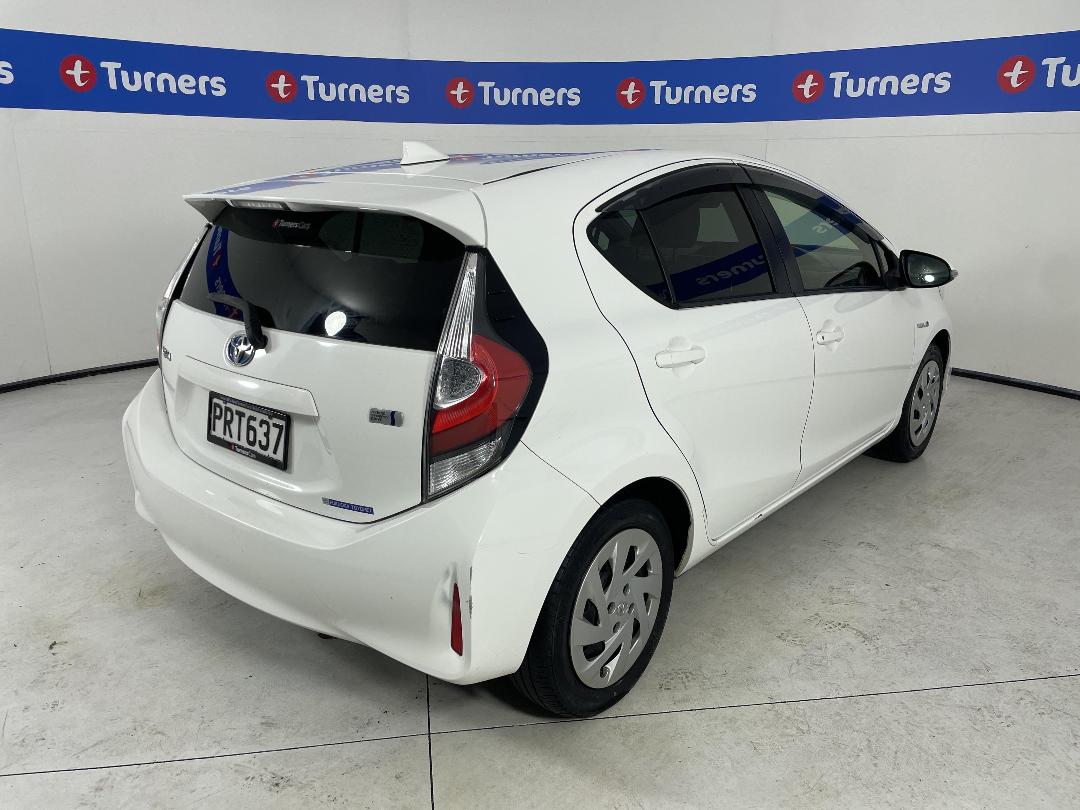 Photo '7' of Toyota Aqua