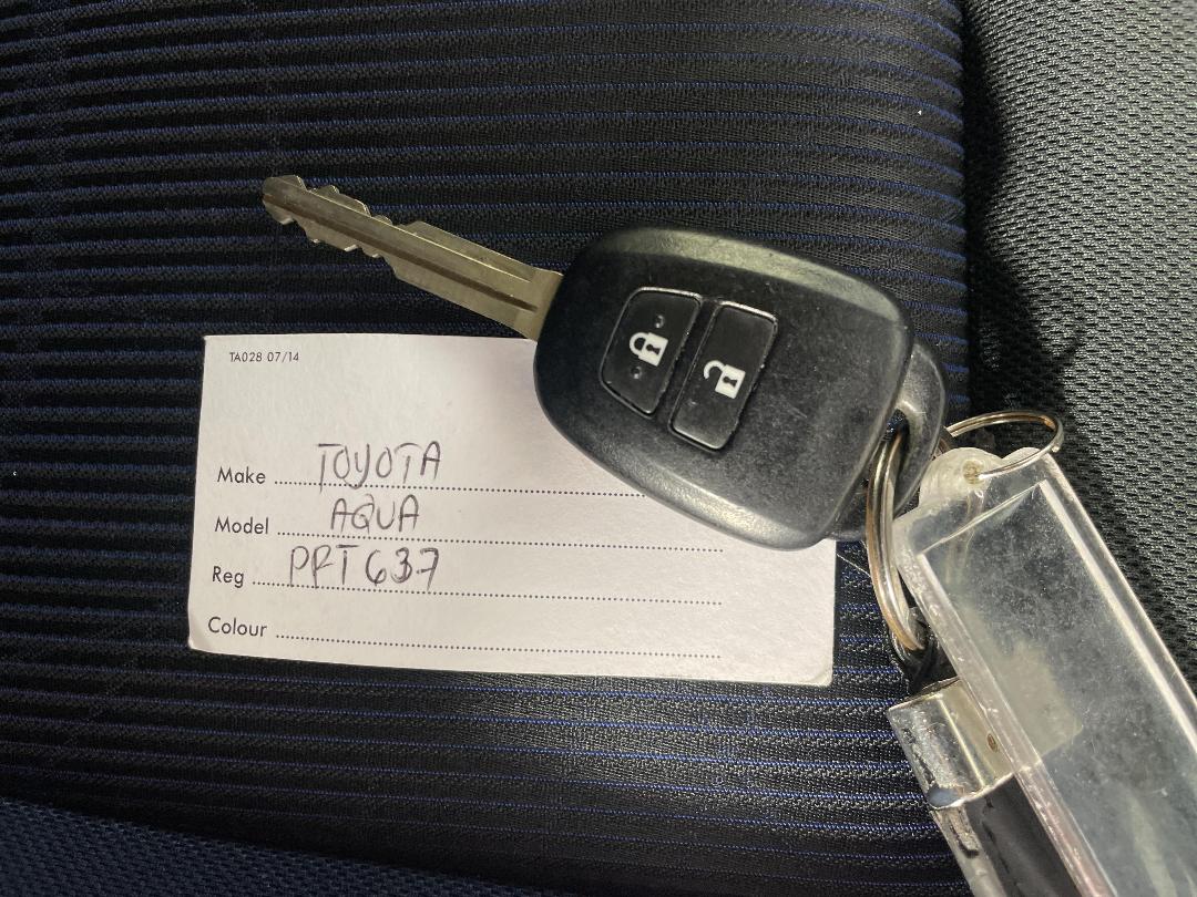 Photo '22' of Toyota Aqua