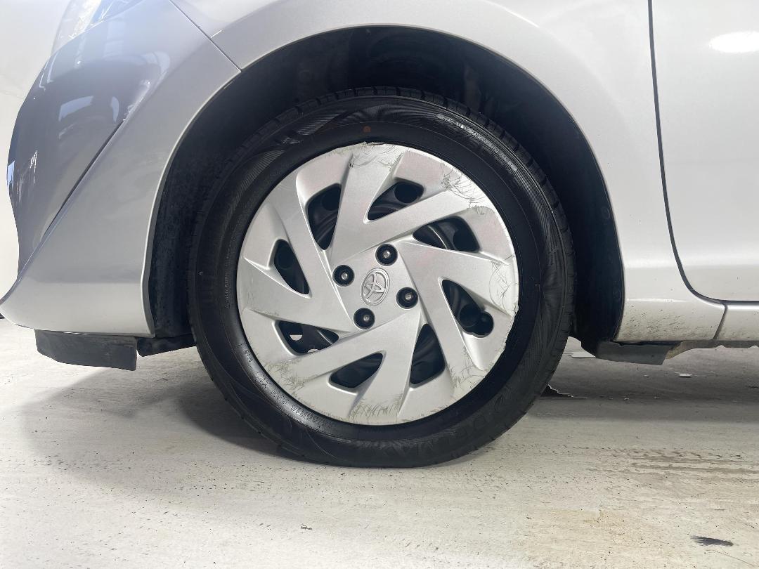 Photo '10' of Toyota Aqua