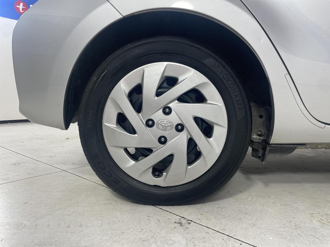 Photo '12' of Toyota Aqua