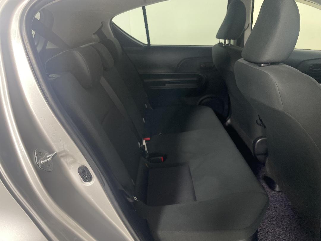 Photo '20' of Toyota Aqua