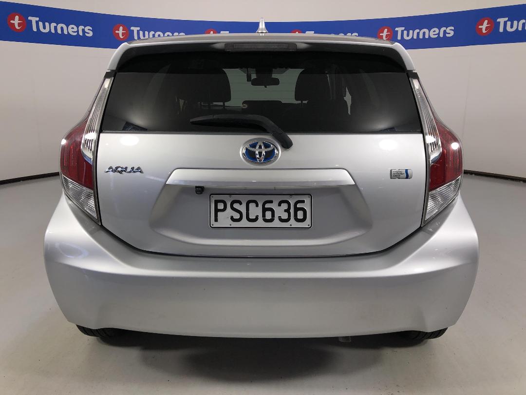 Photo '6' of Toyota Aqua Photo '6' of Toyota Aqua