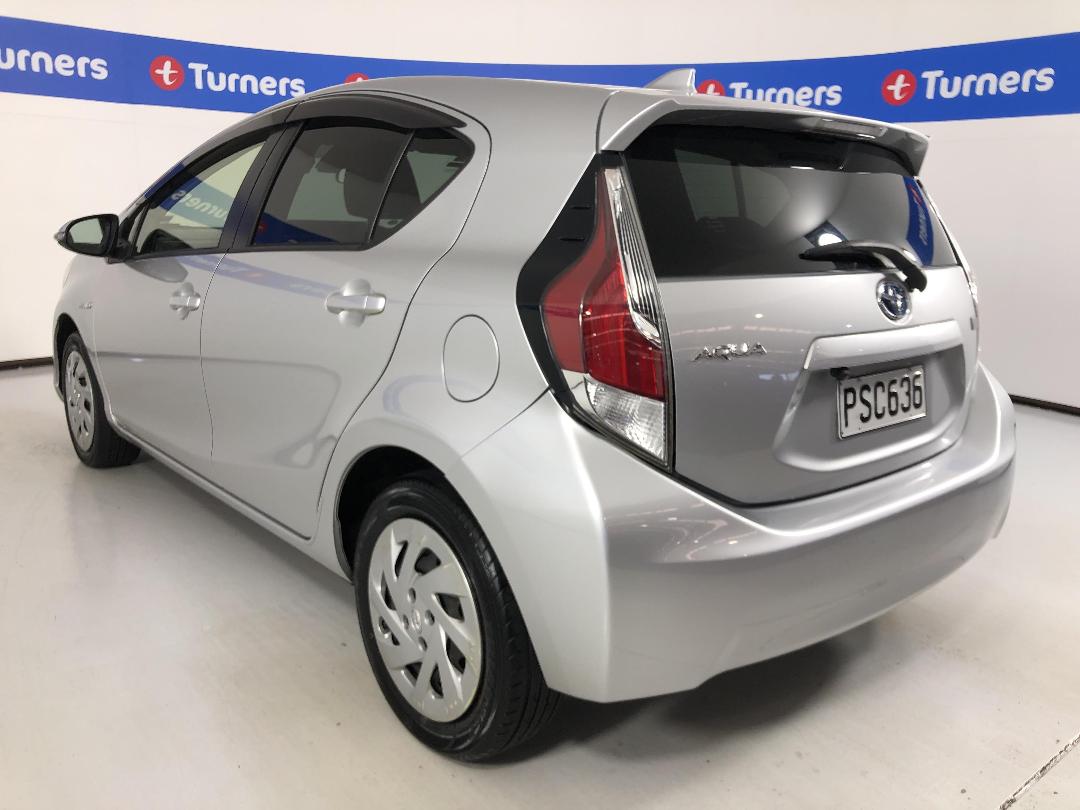 Photo '5' of Toyota Aqua Photo '5' of Toyota Aqua